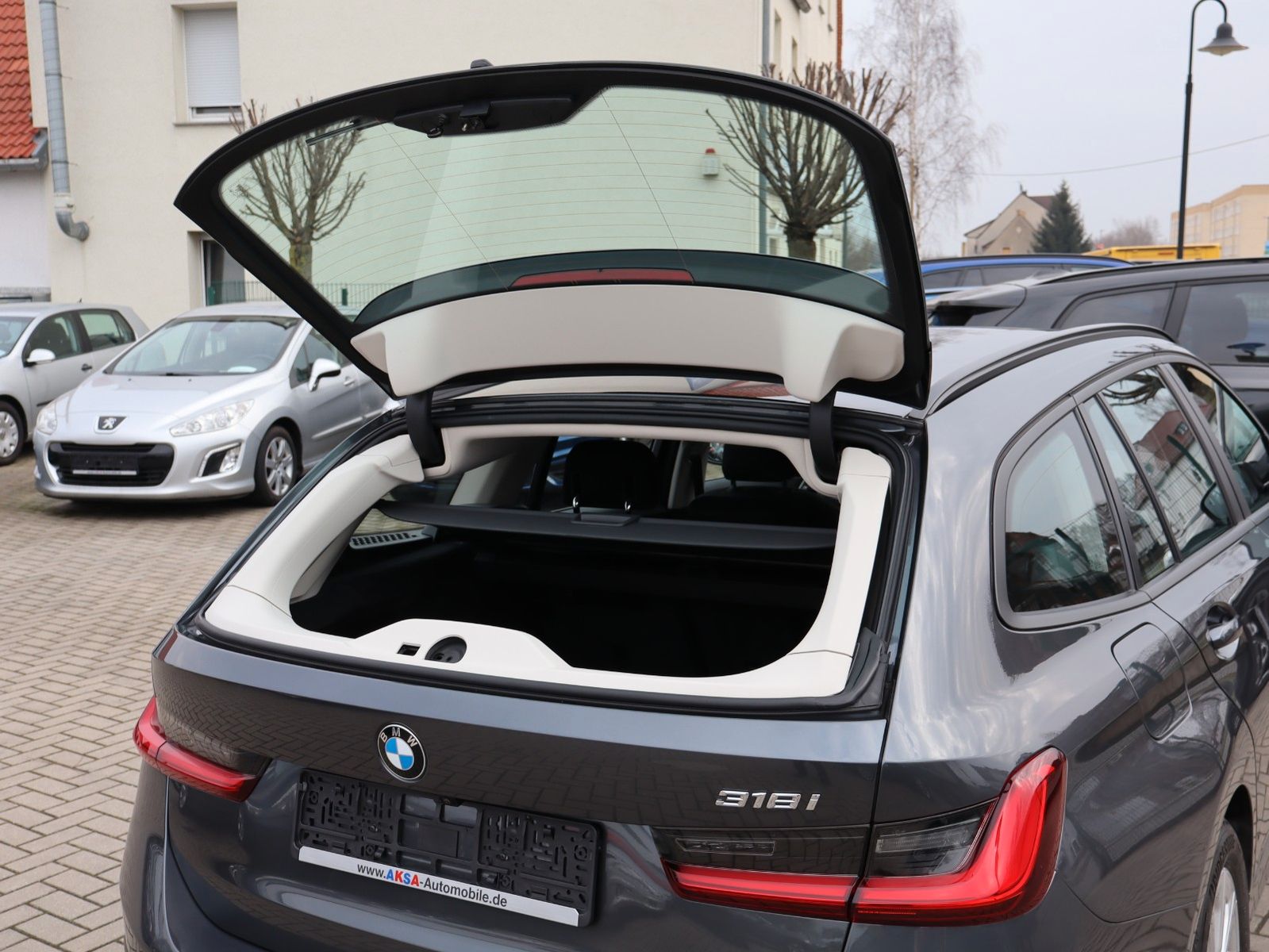 BMW 318i Touring Advantage Auto foto 15