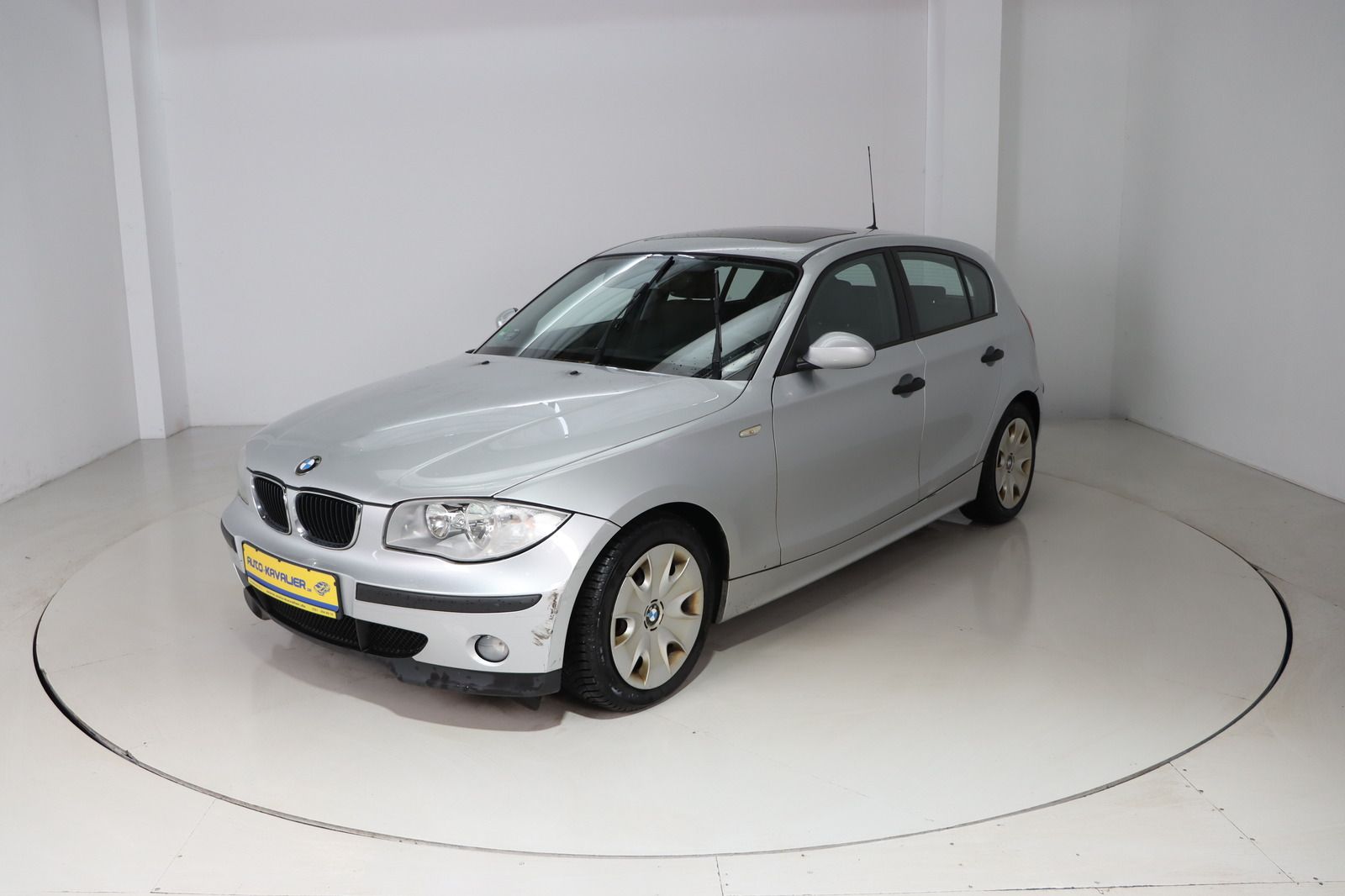 Fahrzeugabbildung BMW 118 d * Navi * Schiebedach