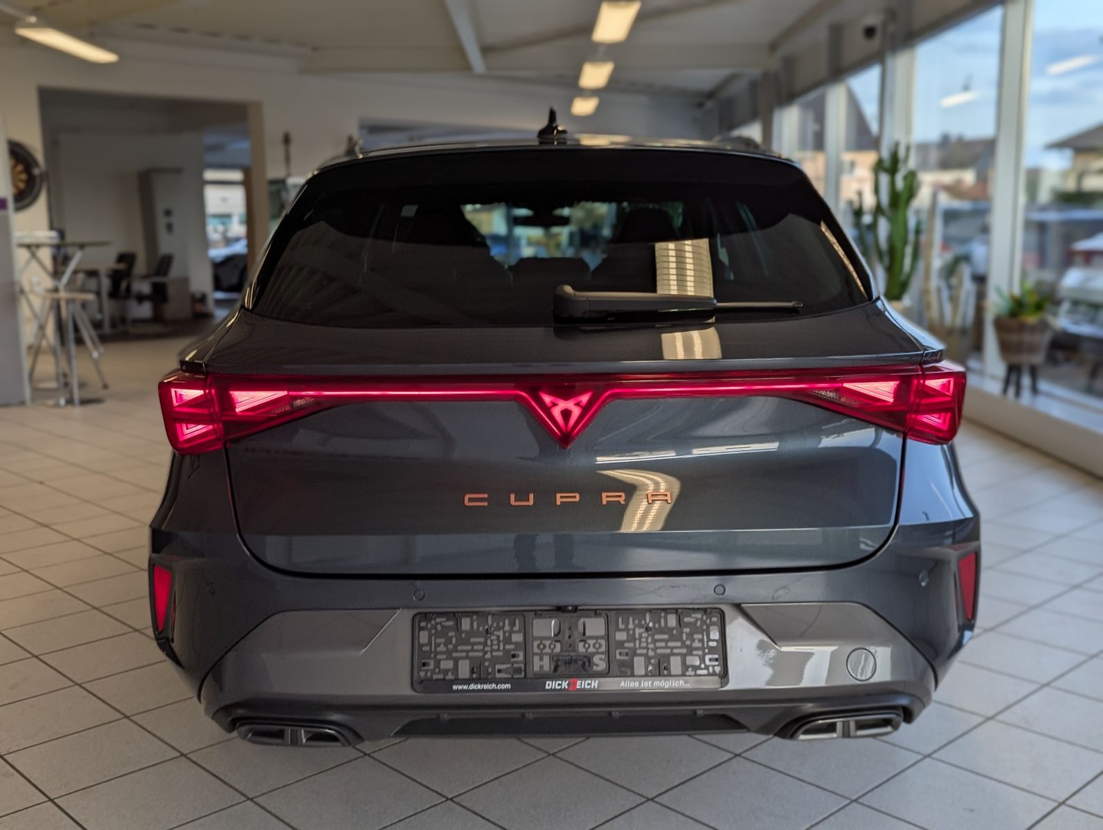 CUPRA Leon 2.0 TDI Intelligent-Dynamic-Edge-Pake Cam - Image 6