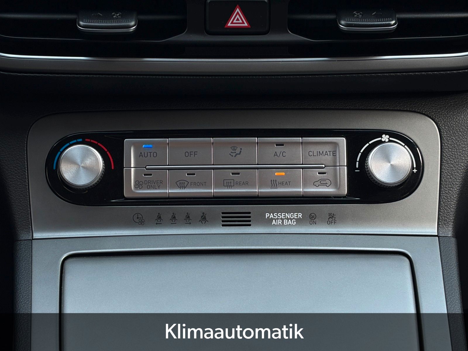 Fahrzeugabbildung Hyundai KONA E Select SHZ LHZ LKA LFA ACC Navi CarPlay
