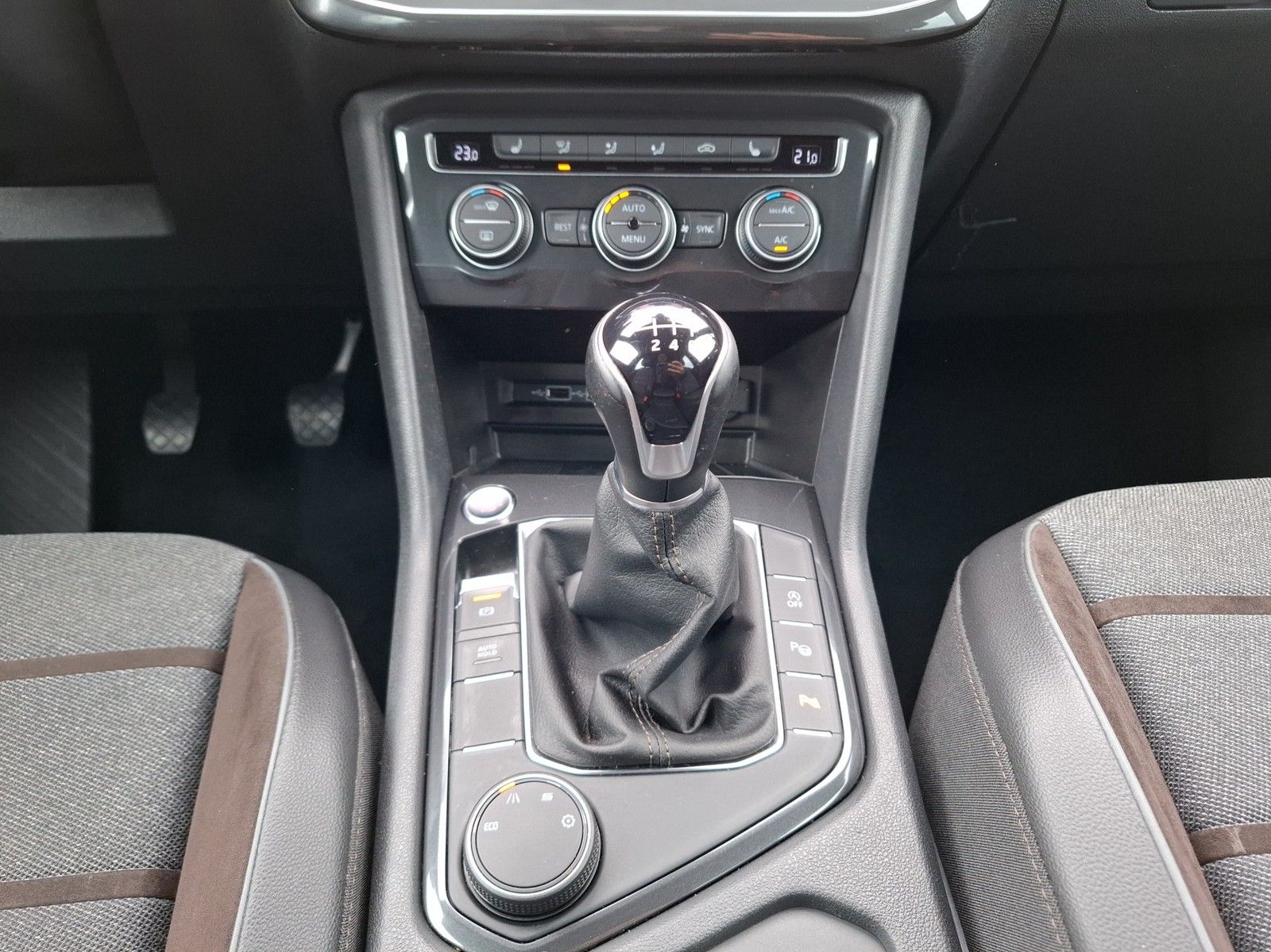SEAT Tarraco 1.5 TSI Xcellence 7-SITZER / AHK / ACC / - Image 14