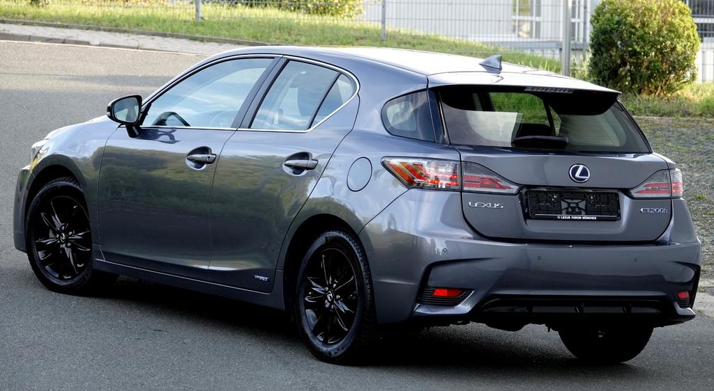 Lexus CT 200h