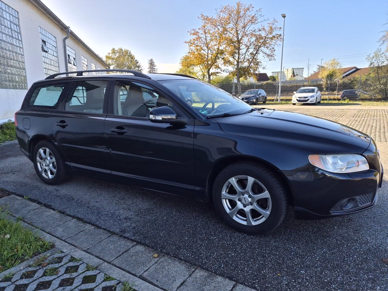 Volvo V70 2009 — engine 199 HP (146kW)