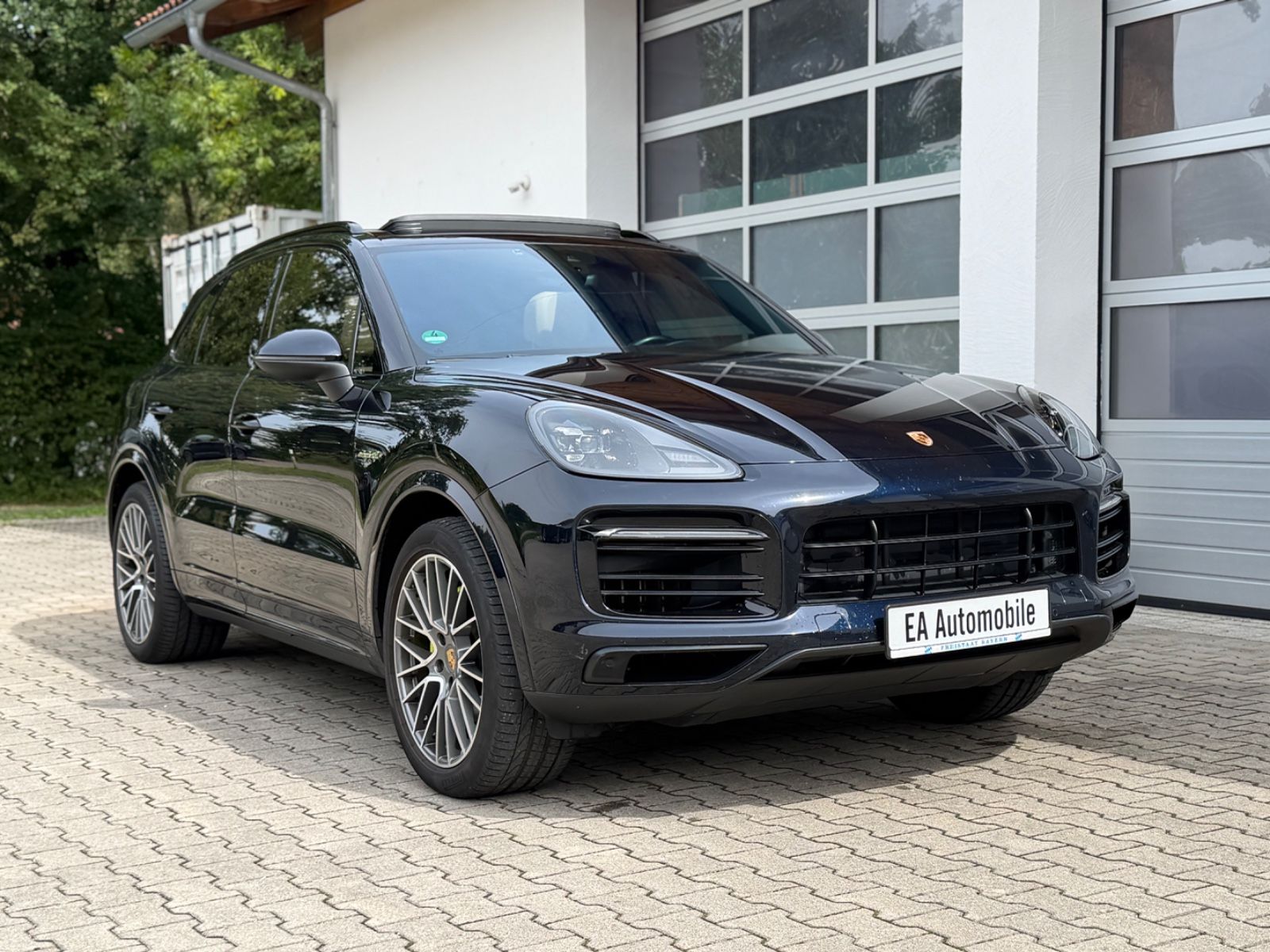 Porsche Cayenne - 1