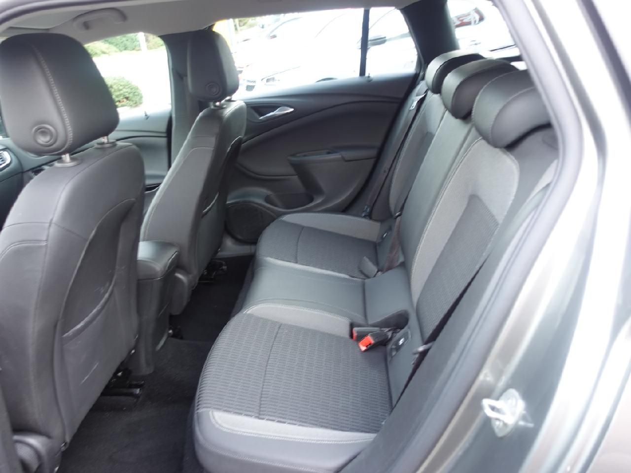Fahrzeugabbildung Opel Astra Sports Tourer 1,5 Business Elegance