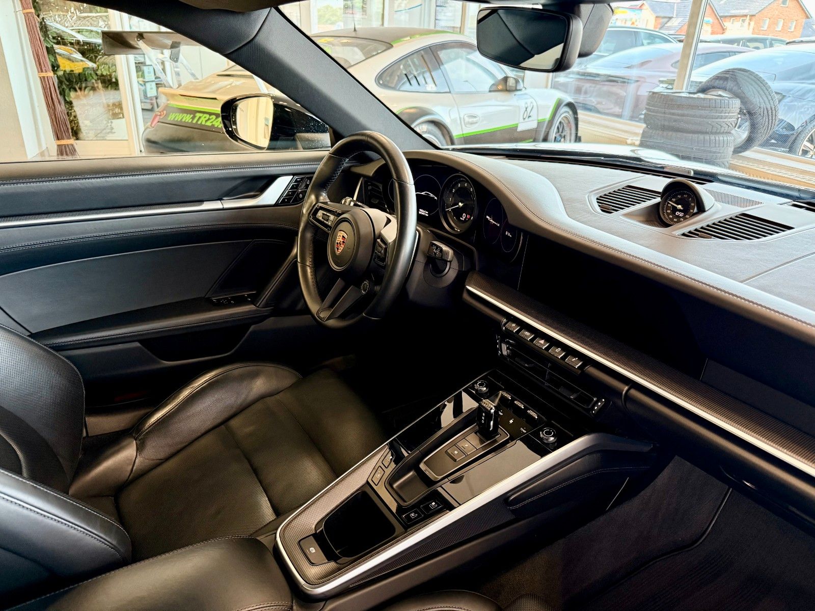 Fahrzeugabbildung Porsche 911 992 Carrera 4S SportDesign/ACC/SCP/APPROVED