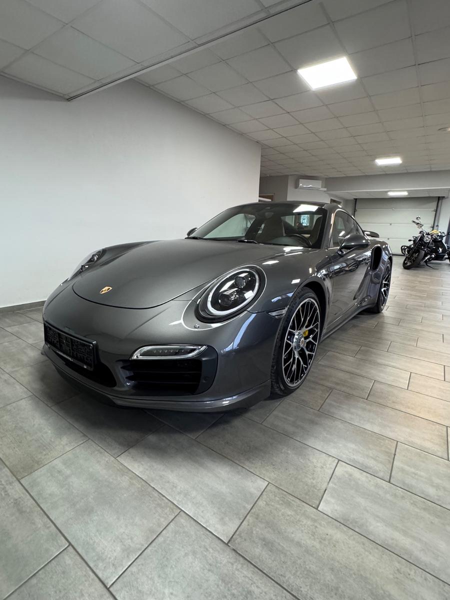Porsche 911 Turbo S Keramik PDCC