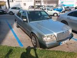 Mercedes-Benz E 300 D ELEGANCE Elegance - Mercedes-Benz E 300 aus 1995 mit Diesel-Antrieb