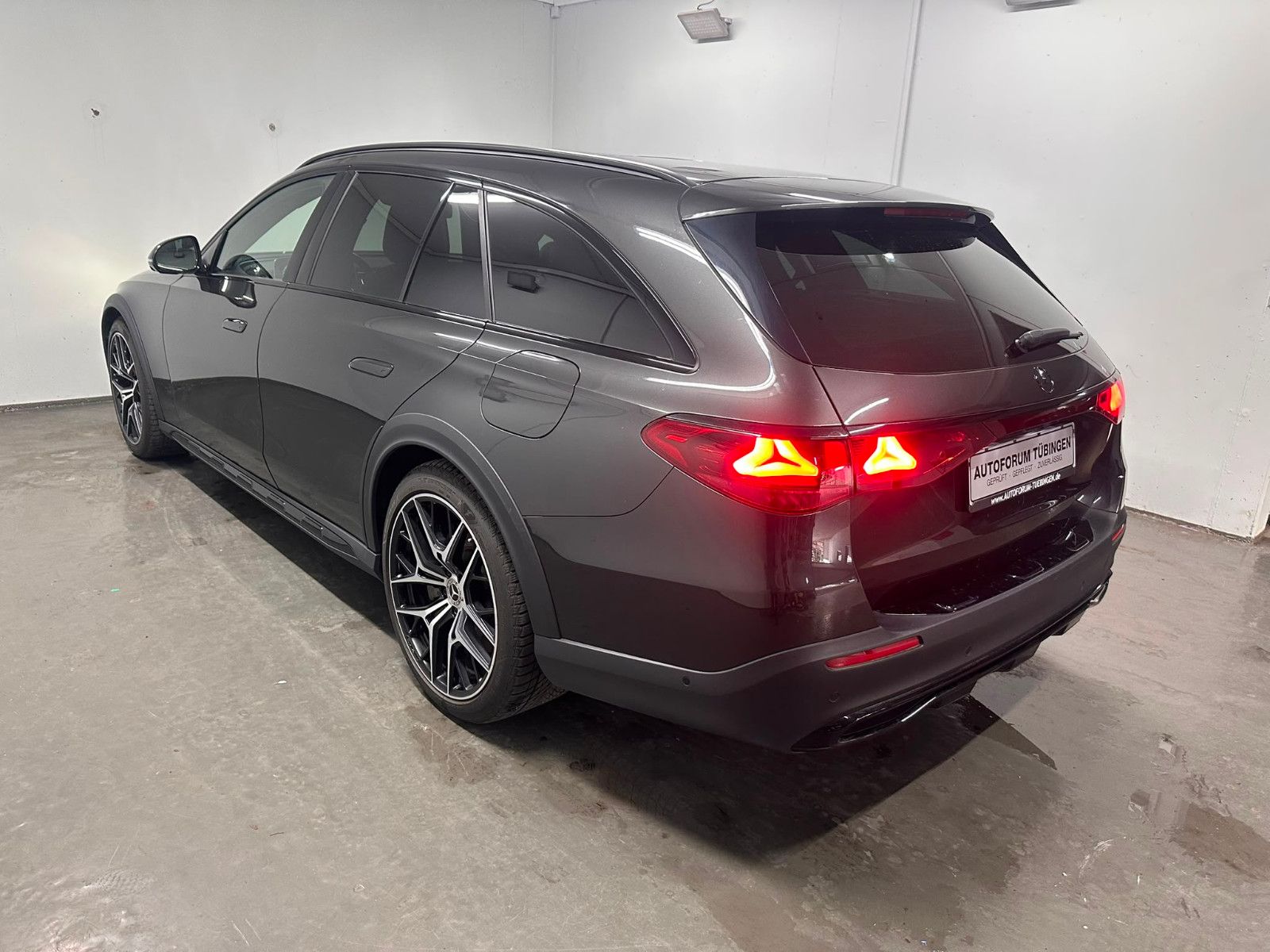 Fahrzeugabbildung Mercedes-Benz E 300 de 4M T All-Terrain *4D SOUND*KEYGO*20"AMG