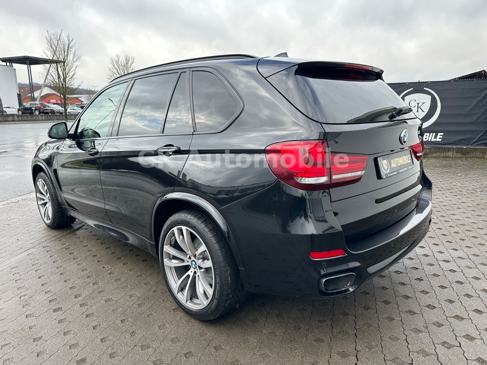 Fahrzeugabbildung BMW X5 xDrive 35i M-Sport/Navi/Pano/Head-Up/LED/AHK