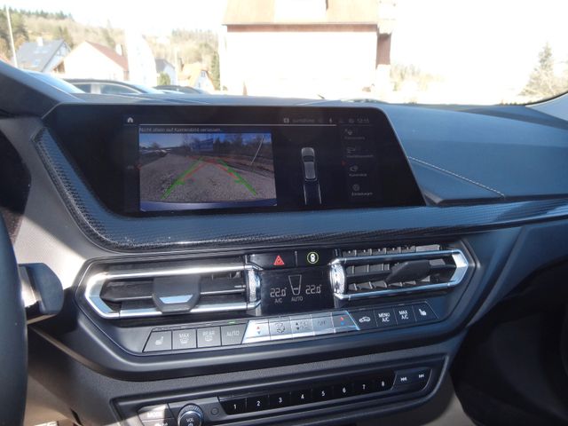 Fahrzeugabbildung BMW 118 d Sport Line/HUD/Navi/Kamera/LED/Virtual/