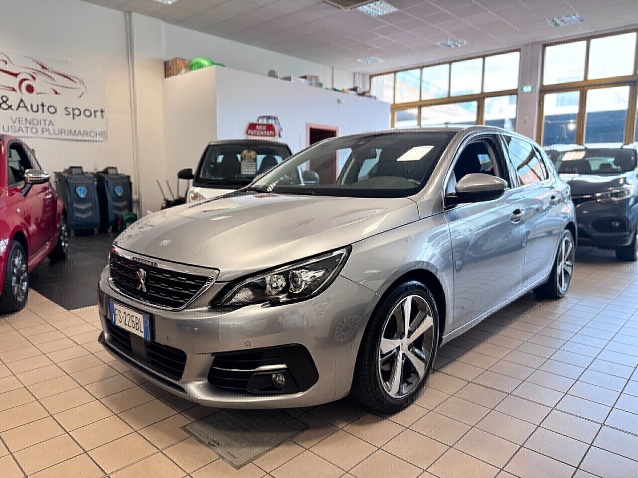 PEUGEOT 308