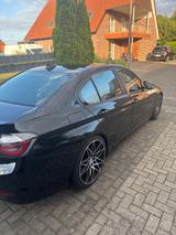 BMW 320i - - BMW 320: Limousine