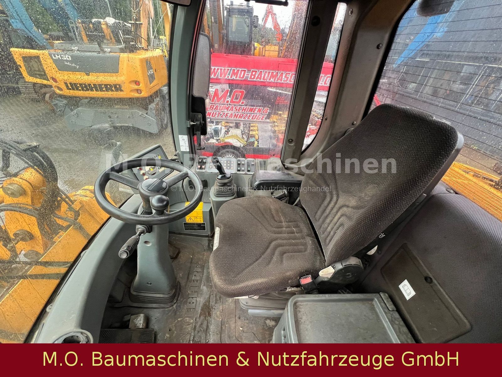 Fahrzeugabbildung Liebherr L524 /SW / AC/ Hochkippschaufel/Neue Reifen !