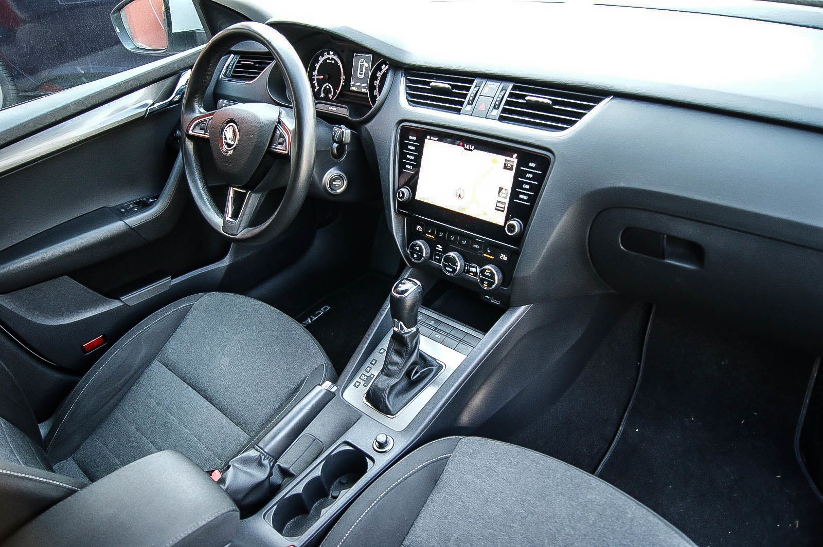 Fahrzeugabbildung SKODA Octavia Combi 20TDI DSG Soleil SPORT-FW KAMERA