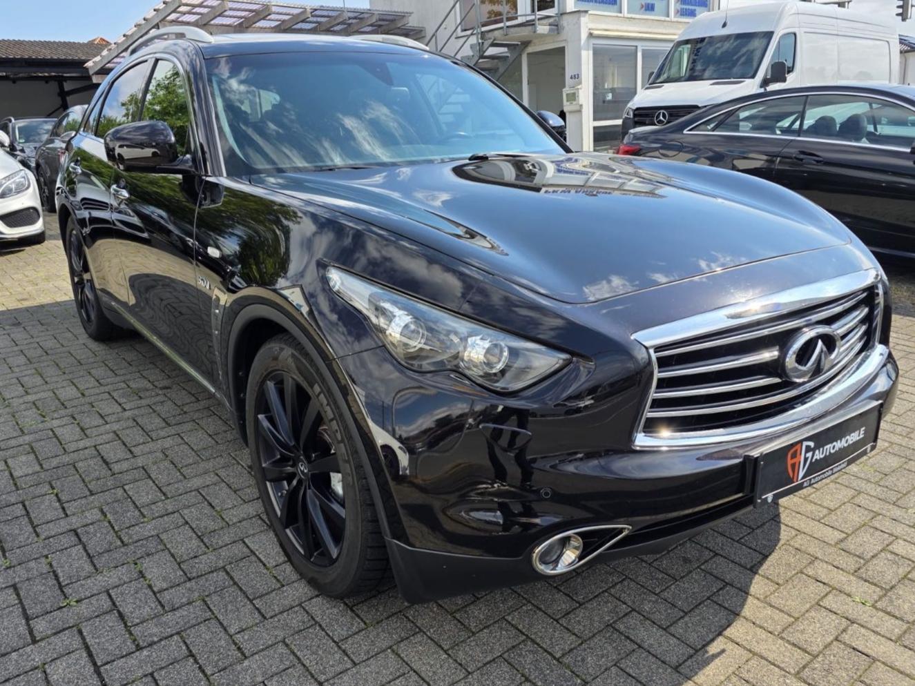 Infiniti QX70 30d S