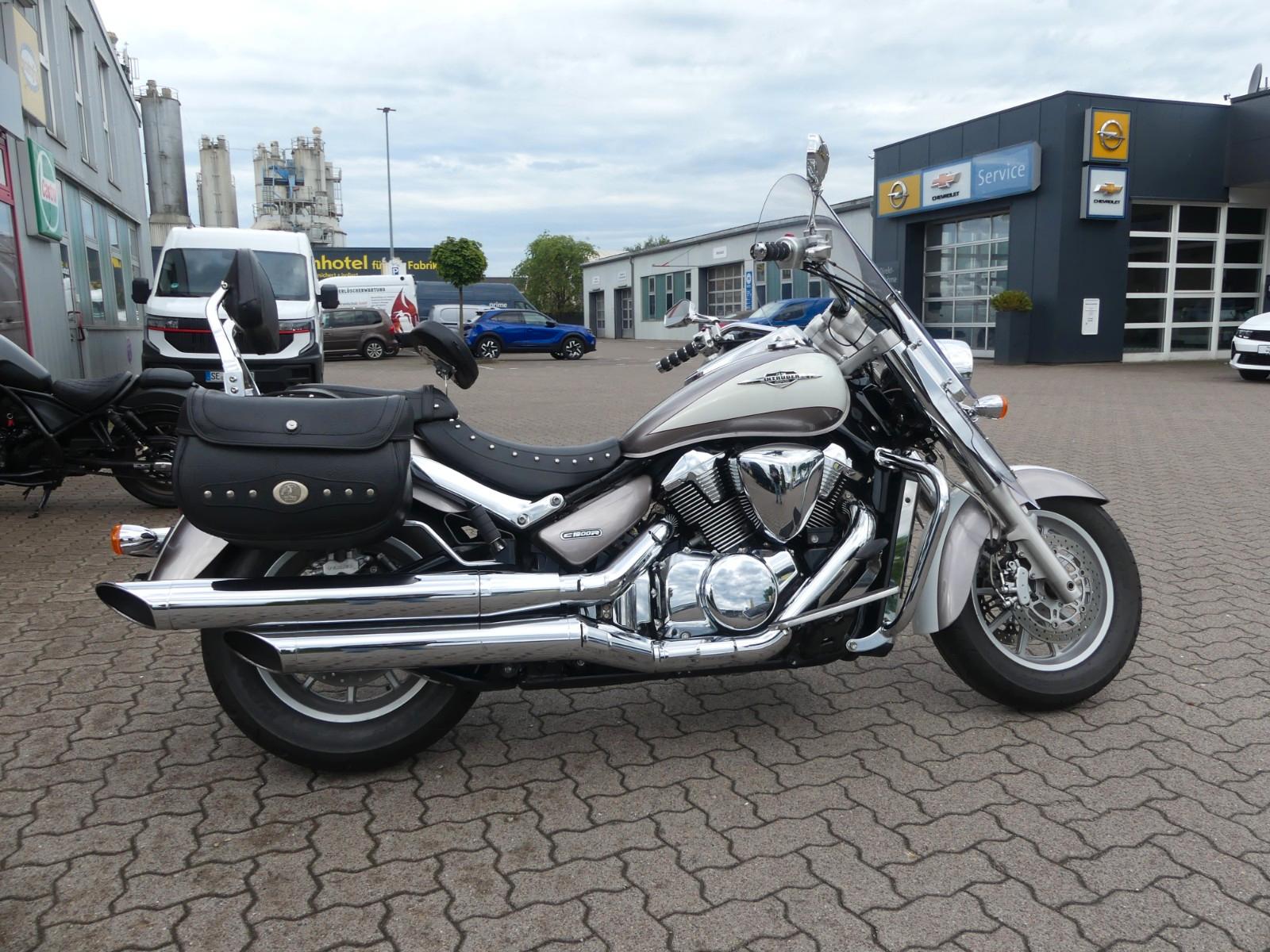 Suzuki VLR1800 Intruder erst 21000 km !!!