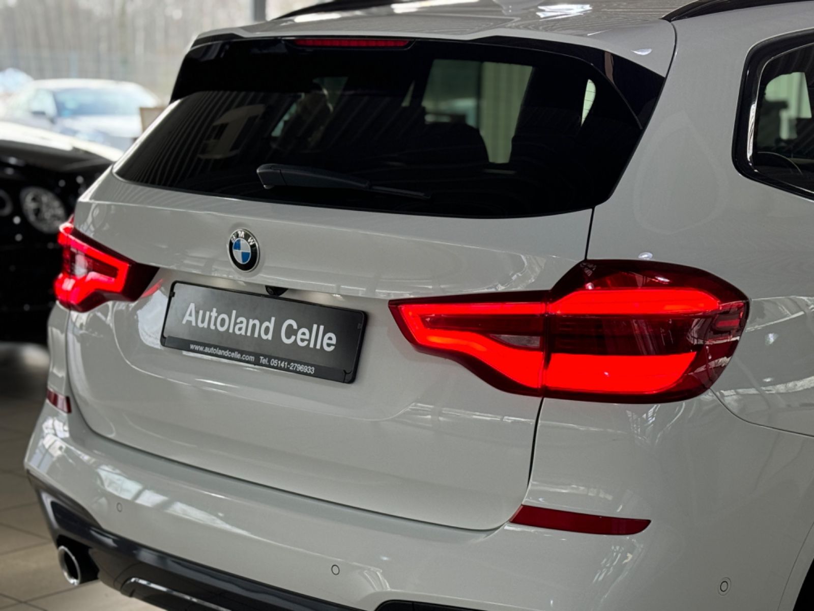 Fahrzeugabbildung BMW X3 xD20d M Sport Kamera HUD HiFi Navi Komfort 19