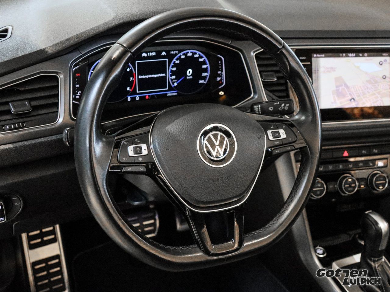 Fahrzeugabbildung Volkswagen T-Roc Cabriolet 1,5TSI R-Line Leder Winter-Paket