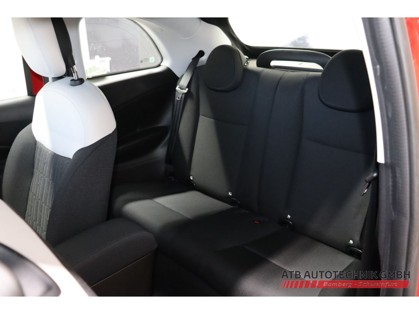 Fahrzeugabbildung Fiat 500C Hybrid 1.0l 48 kW ICON Komfortpaket