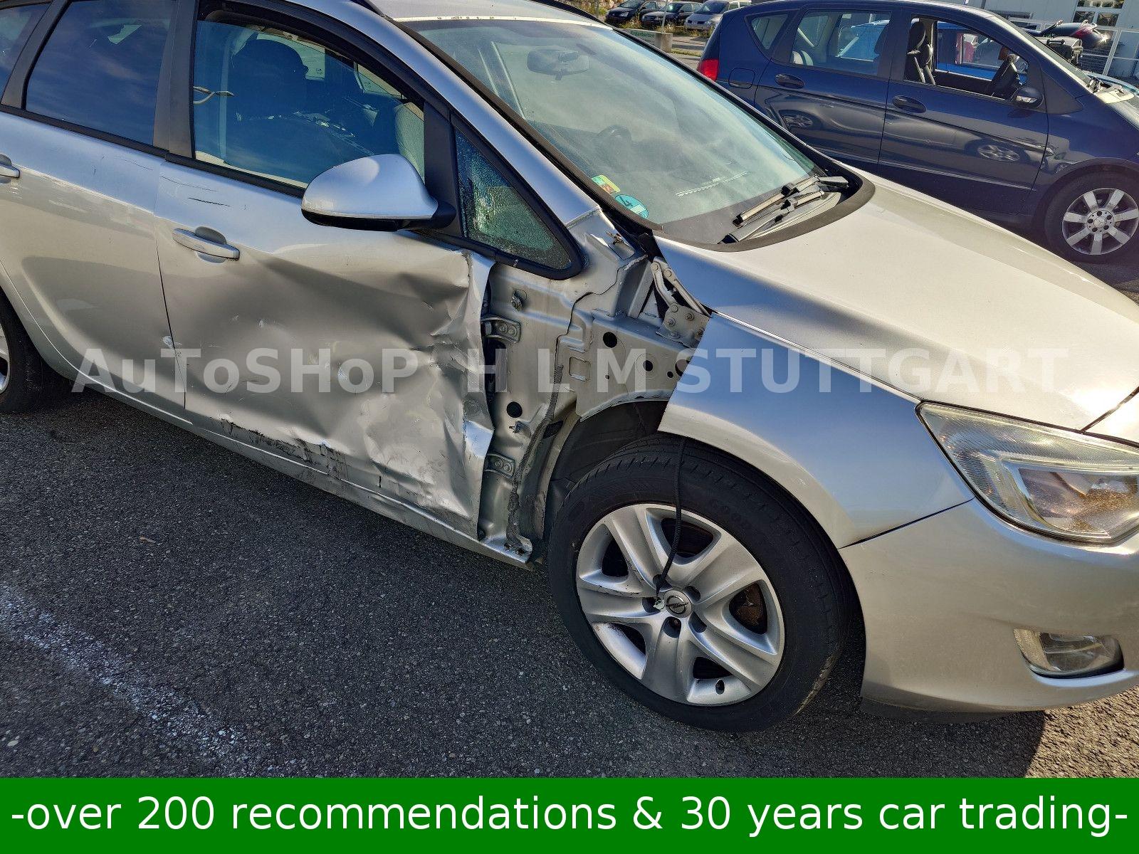 Opel Astra 2011 — photo 15