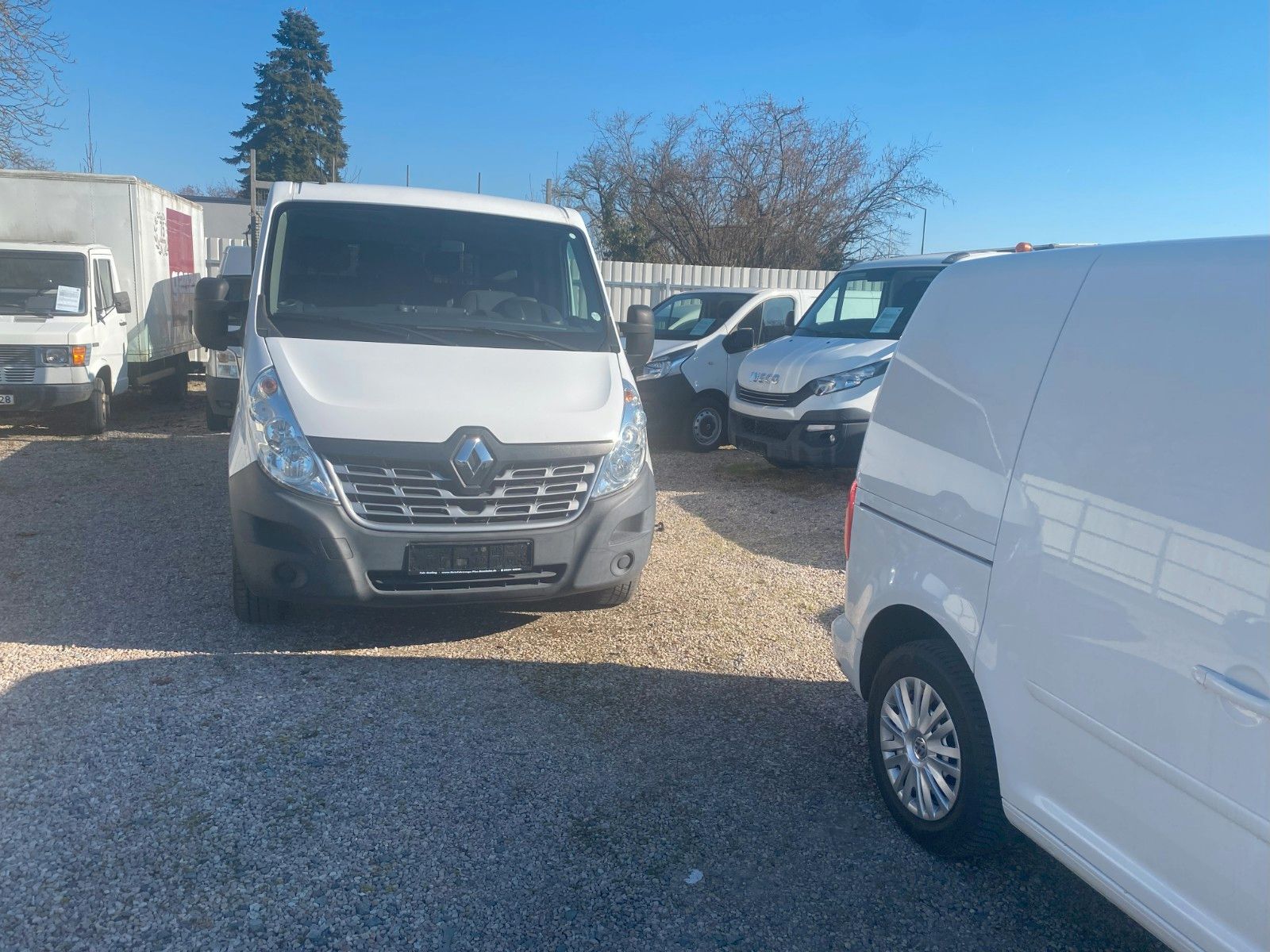 Fahrzeugabbildung Renault Master III PritscheDoka,AHK1Hd,Laubschutzugitter