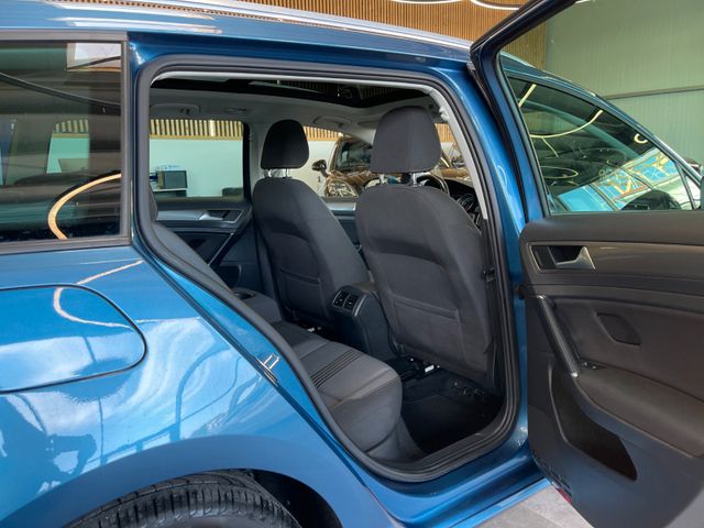 Volkswagen Golf 1.6 TDI BMT ALLSTAR Variant *PANORAMA*NAVI*