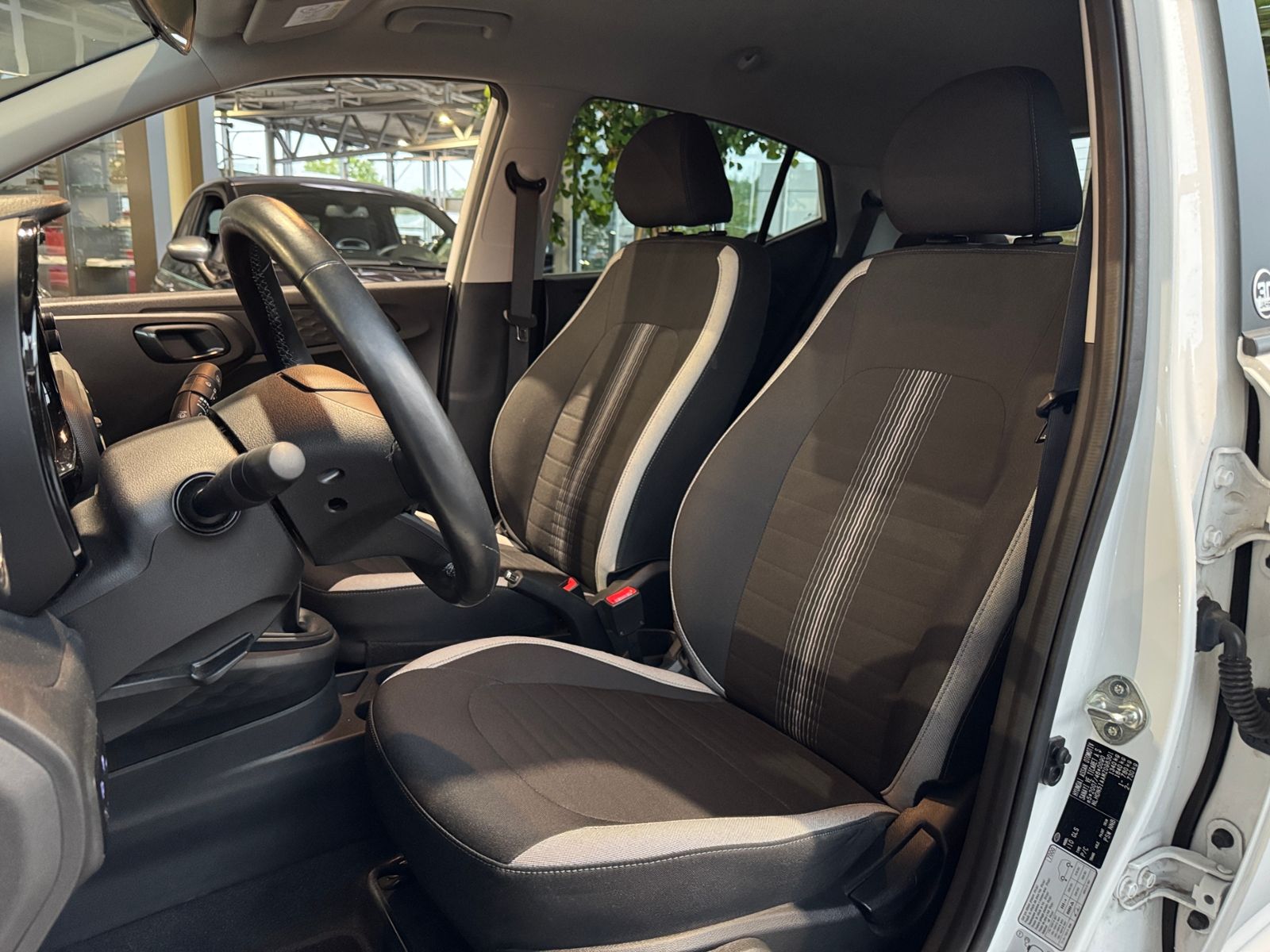 Fahrzeugabbildung Hyundai i10 Edition 30+ NAVI RFK SHZ KLIMA