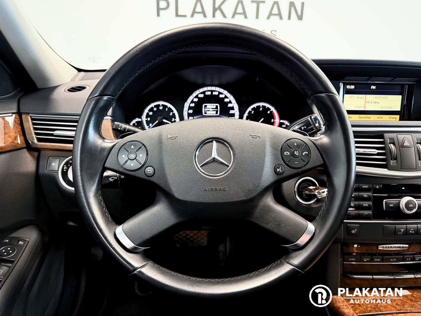 Fahrzeugabbildung Mercedes-Benz E 250 CDI T-Modell Leder AHK MB-Service