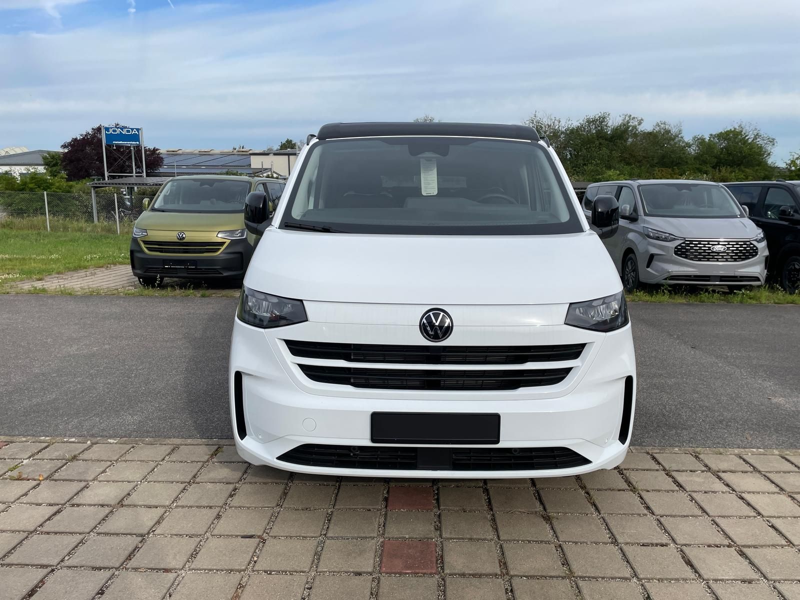 Volkswagen T7 Caravelle Camper 2.0 TDI Automatik imagem 2