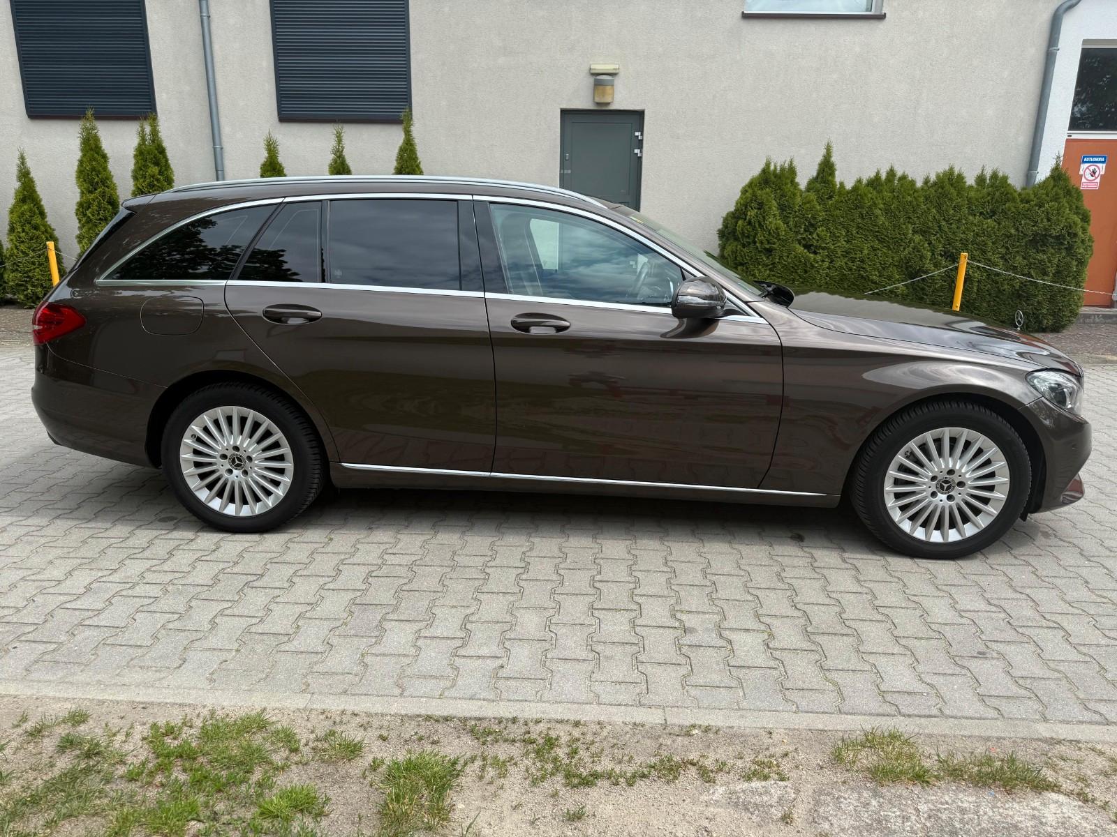 Mercedes-Benz C 200 d T 9 G EXCLUSIVE NAVI TEILLEDER AHK LED