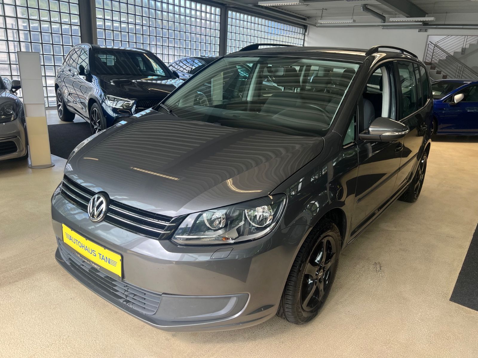 Fahrzeugabbildung Volkswagen Touran 1.6 TDI * 7.SITZER * SITZHEIZUNG *