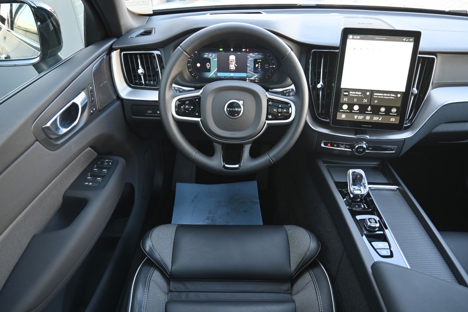 Fahrzeugabbildung Volvo XC60 T8 RC AWD Ultra Black Edition*360*Facelift