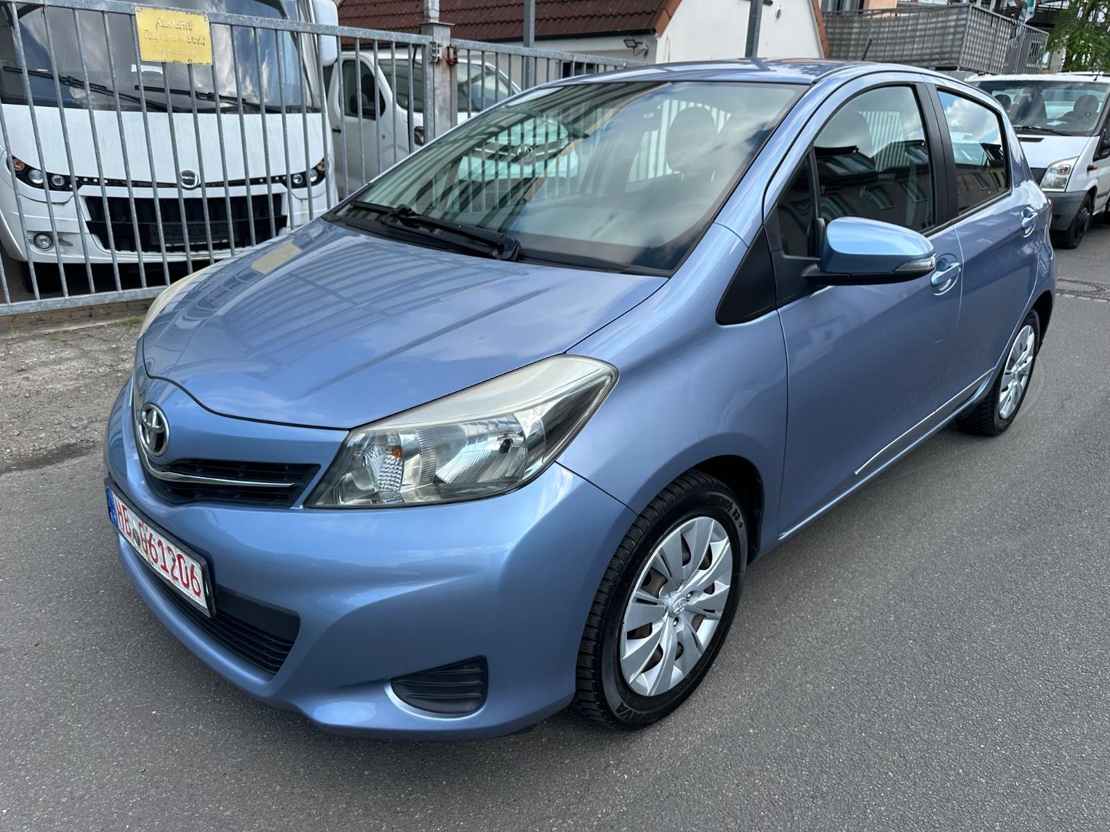 Toyota Yaris Life 1.3/ klima/hu&au neu/euro5/2hd/kamera