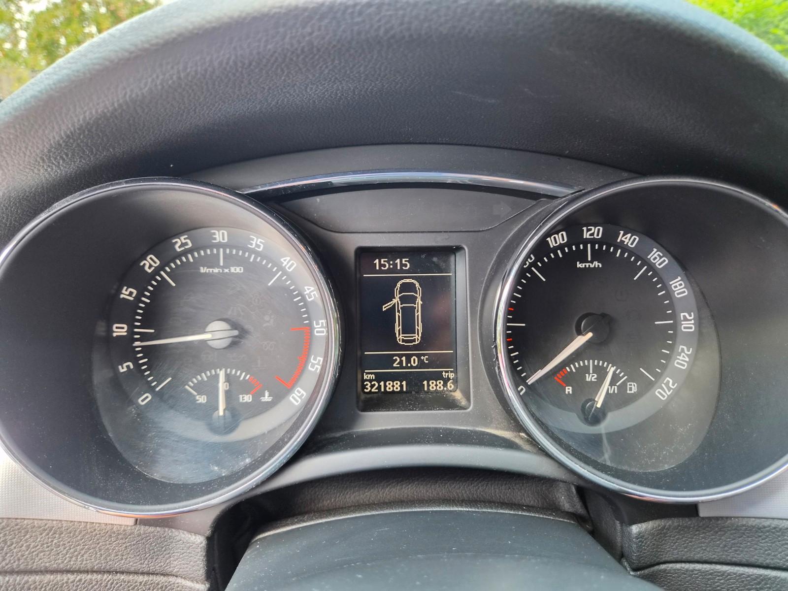 Skoda Superb 2012 — photo 6