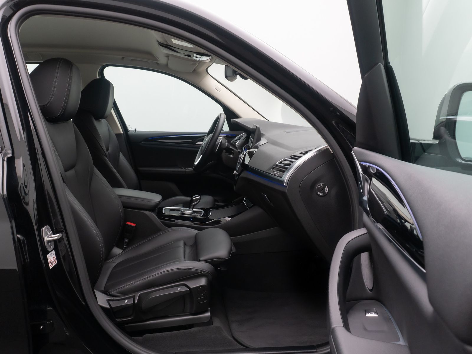 Fahrzeugabbildung BMW X3 xD20d AHK Kamera DAB Leder Sportsitz 18Zoll