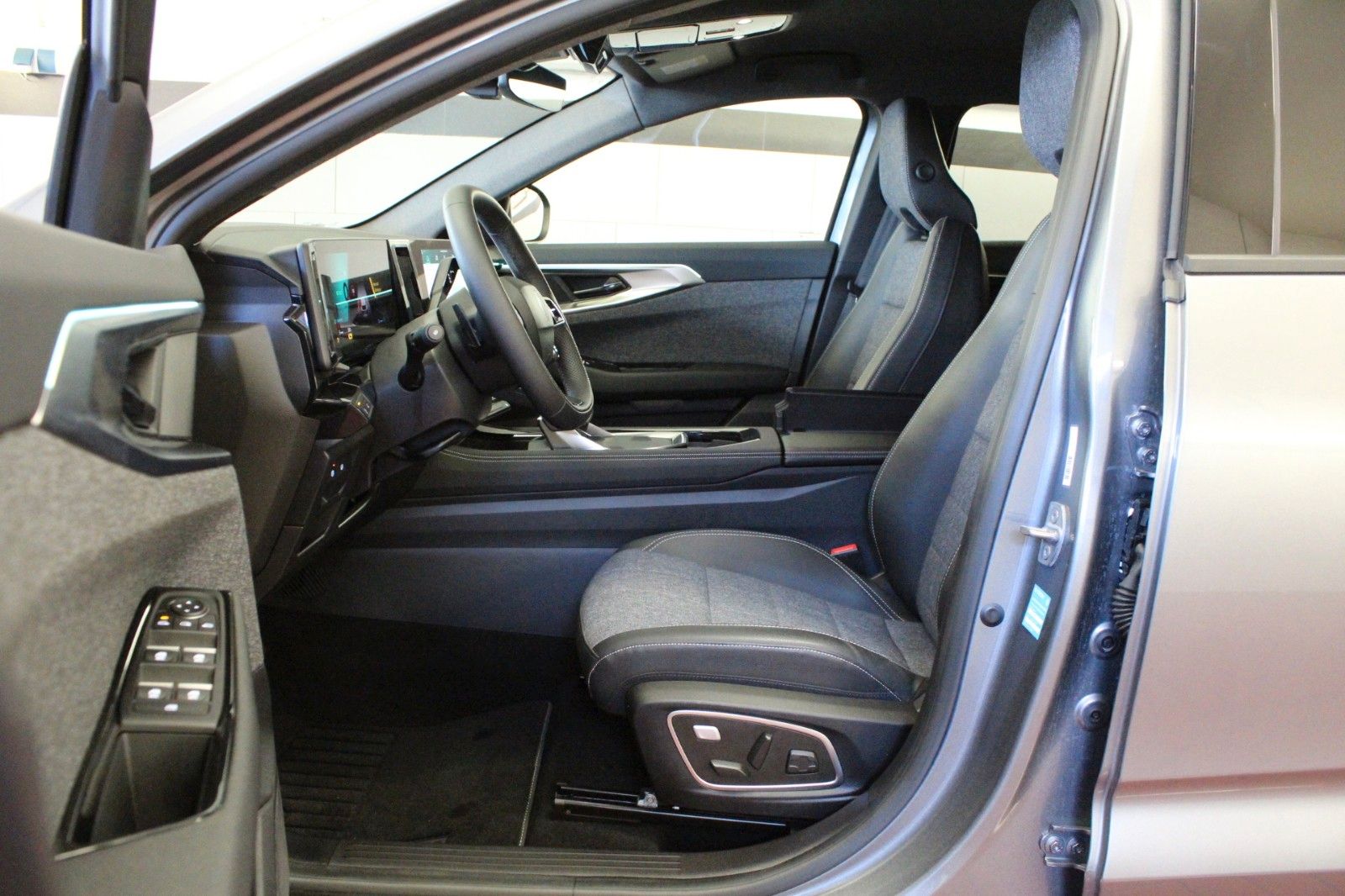 Fahrzeugabbildung Renault Espace Full Hybrid 200 Techno 7 Sitzer