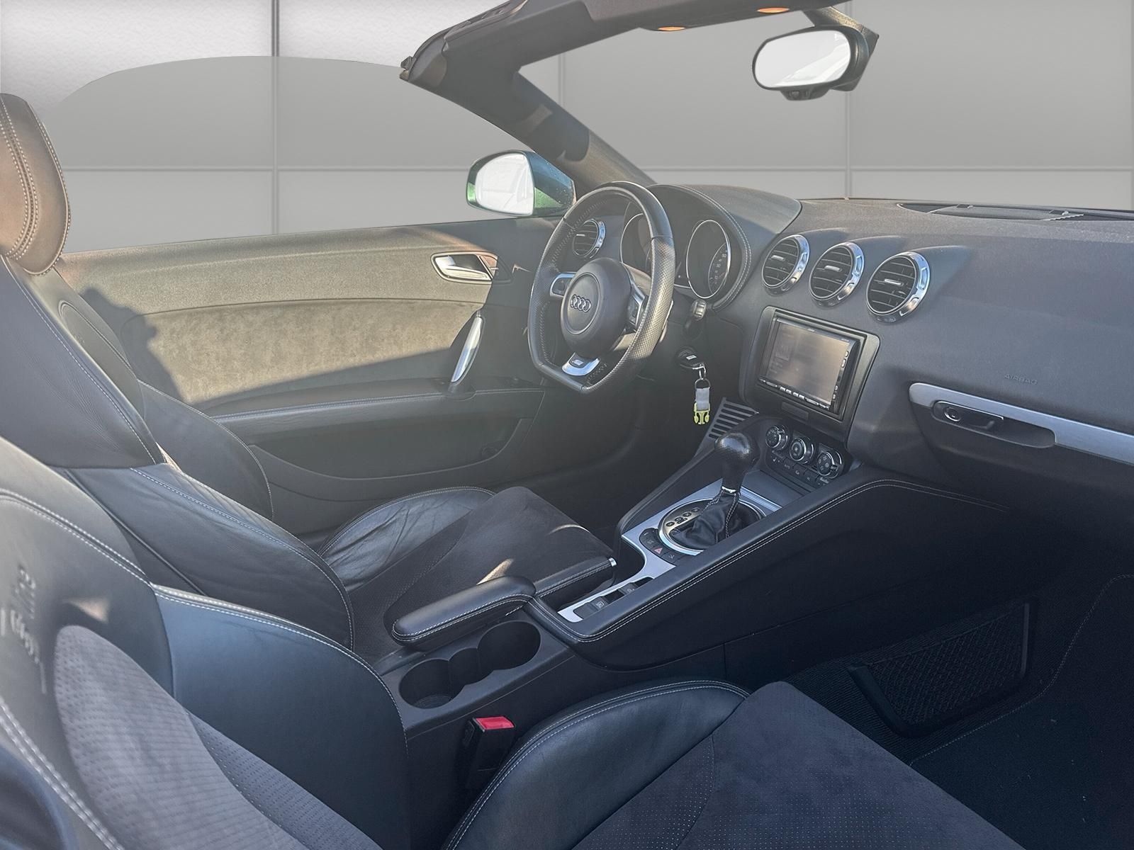 Fahrzeugabbildung Audi TT 2.0 TFSI Coupe/Roadster S line Sport / Plus