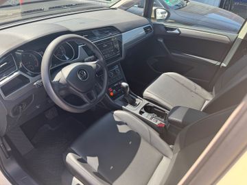 Volkswagen Touran - 8