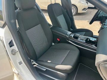 Mercedes CLA 200 Shooting Brake - 10