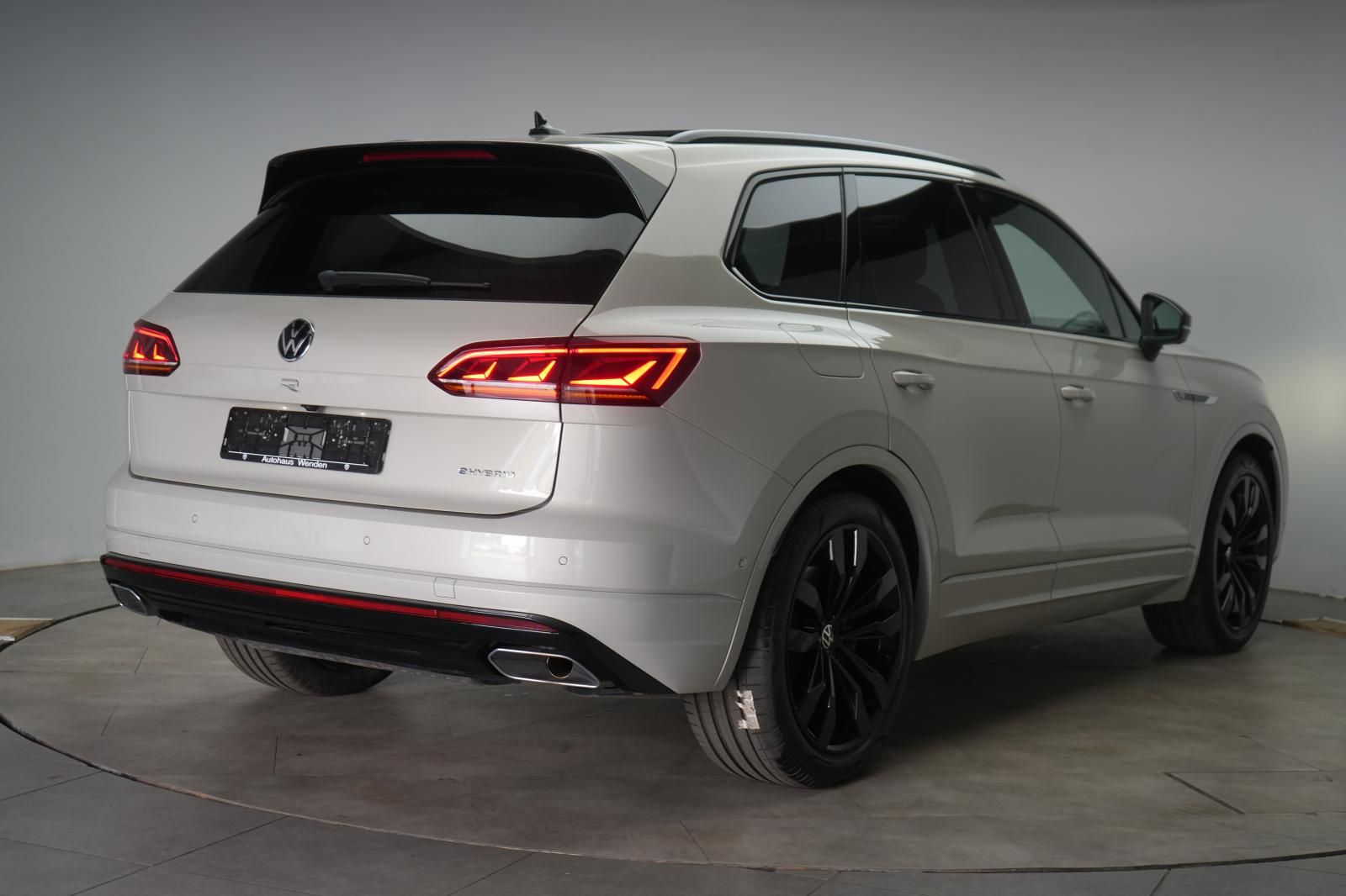 Volkswagen Touareg R 3.0 V6 e-Hybrid 4Motion Leder ACC Kame foto 4