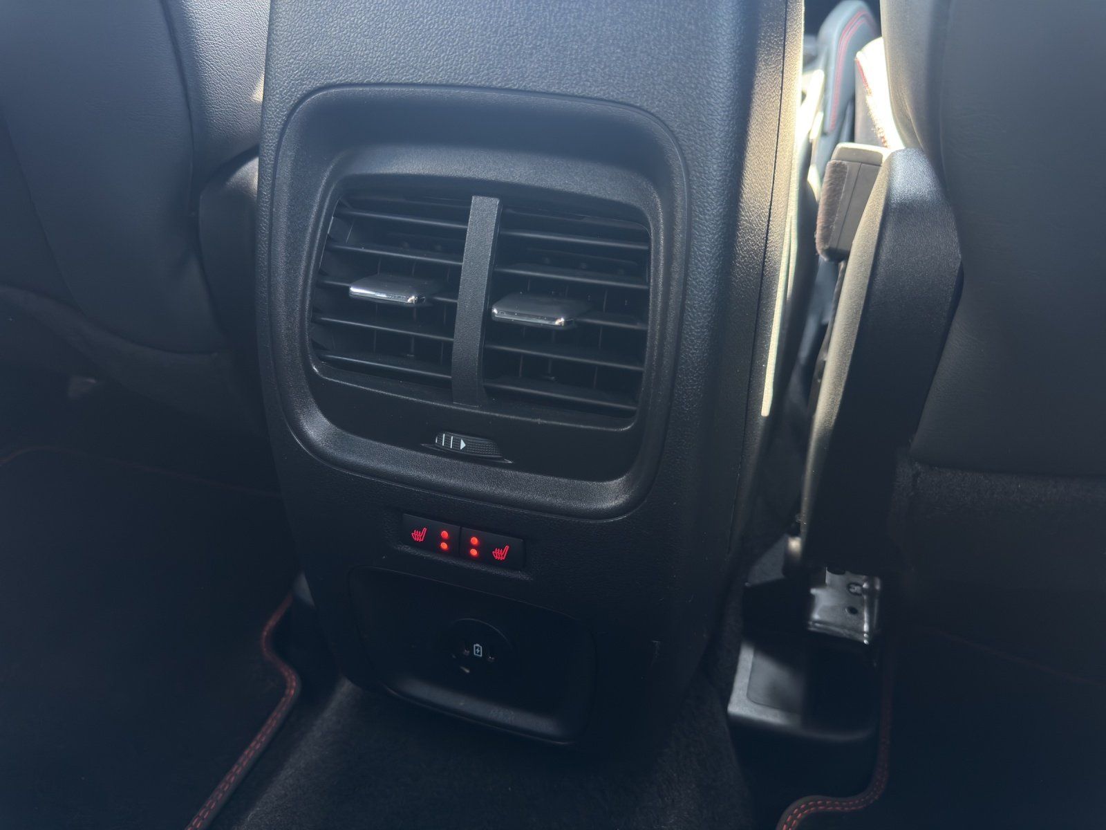 Fahrzeugabbildung Ford Kuga 2.5 FHEV ST-Line X Aut./AHK/ACC/KAMERA/NAVI
