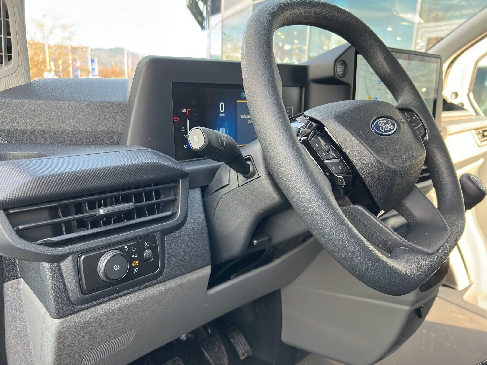 Fahrzeugabbildung Ford Transit Custom 280L1 AHK GJR LED Navi PDC