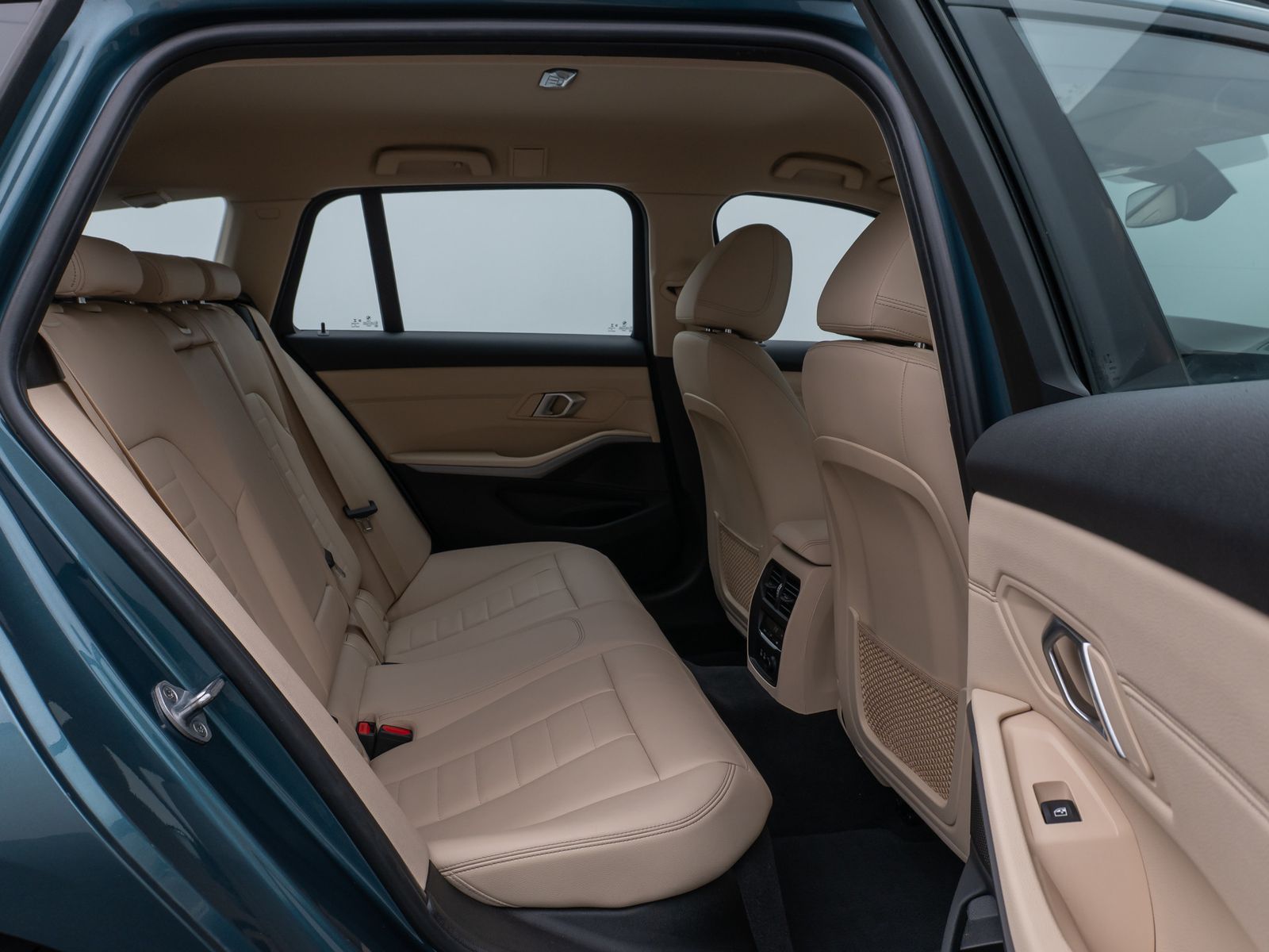 Fahrzeugabbildung BMW 320d xD CockPit+ Lenkrhzg Lordos Stndhz PDC AHK