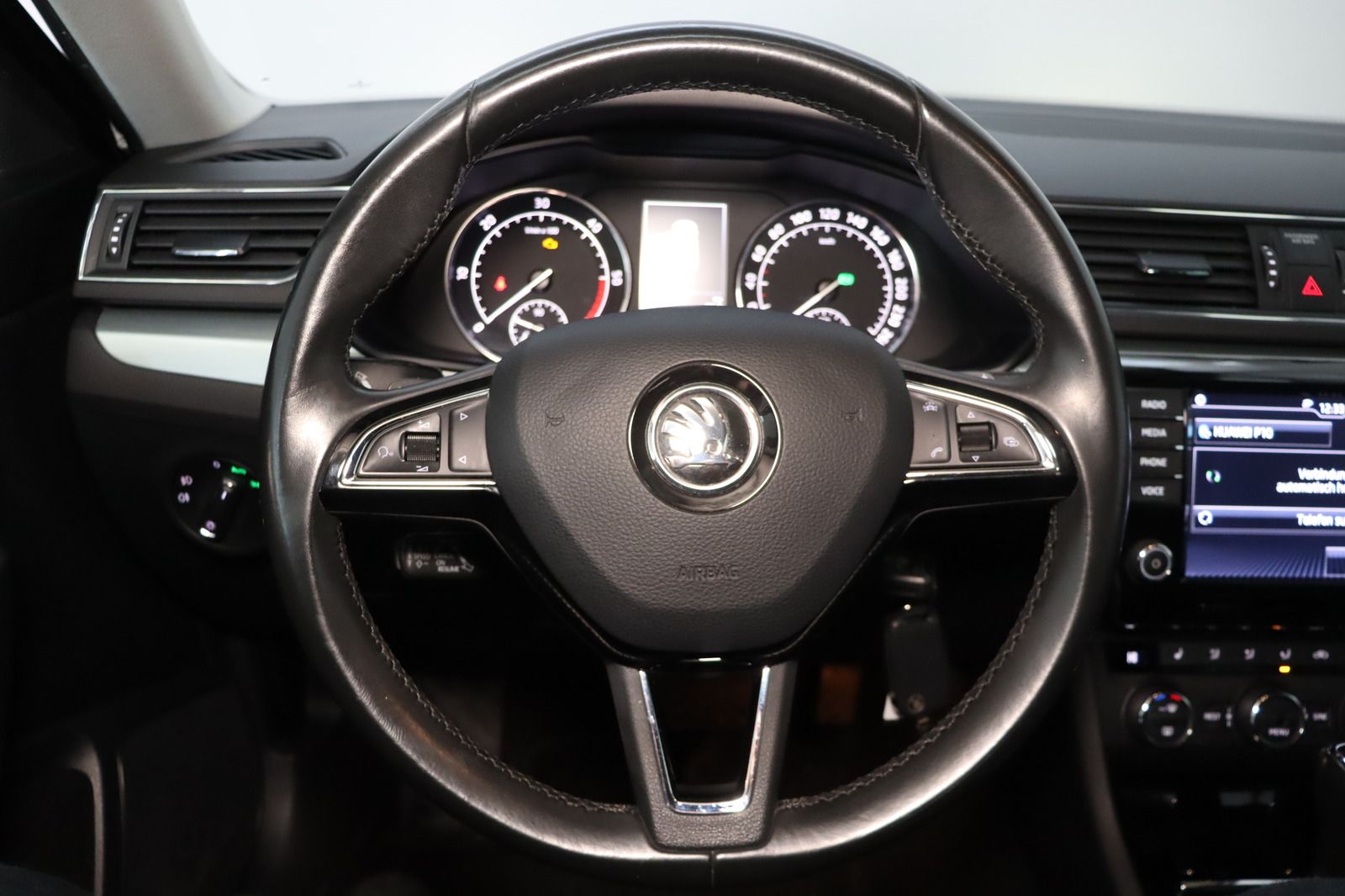 Fahrzeugabbildung SKODA Superb * Memory * PDC * Sithzg.