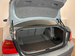 BMW 318i/ NUR 34.000KM/ RENTNER/ AUTOM./ KEYLESS/ BMW 318i/ NUR 34.000KM/ RENTNER/ AUTOM./ KEYLESS/