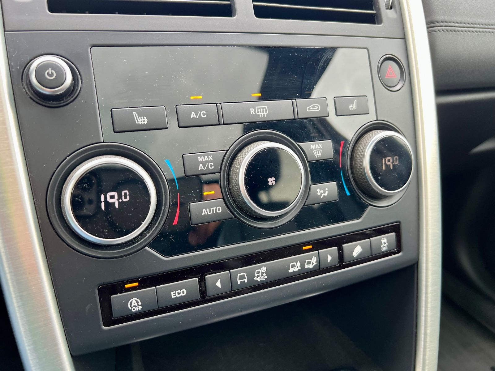 LAND ROVER Discovery Sport AWD PANO AAC SHZ NAVI