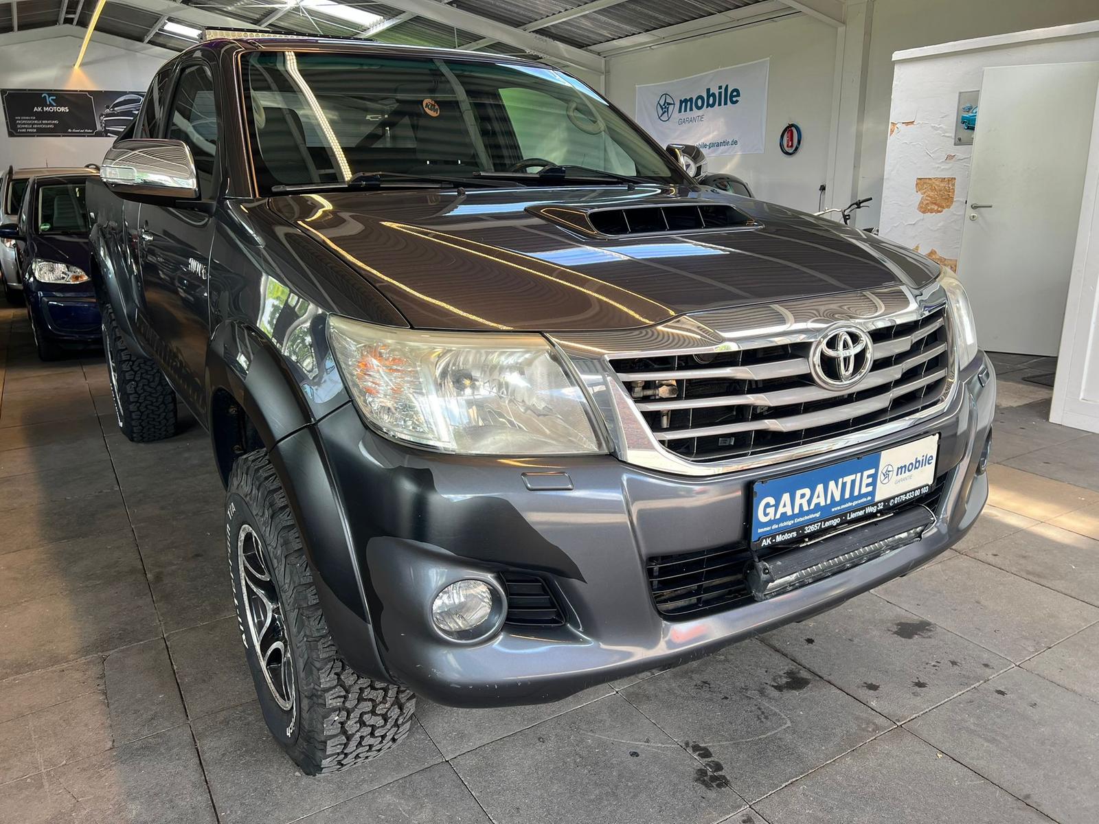 Toyota Hilux Extra Cab Life 4x4