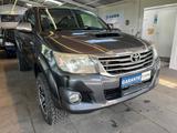 Toyota Hilux Extra Cab Life 4x4 - Toyota Hilux: Extra Cab