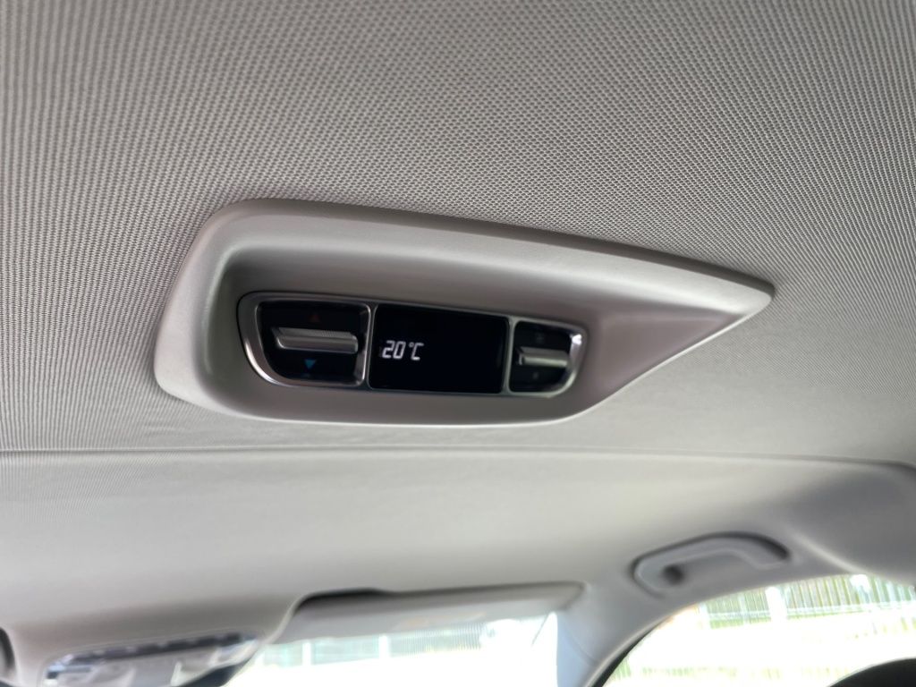Fahrzeugabbildung Mercedes-Benz V 300 d AV/Extralang 4x4 STHZ, AHK, 360°, SHZ